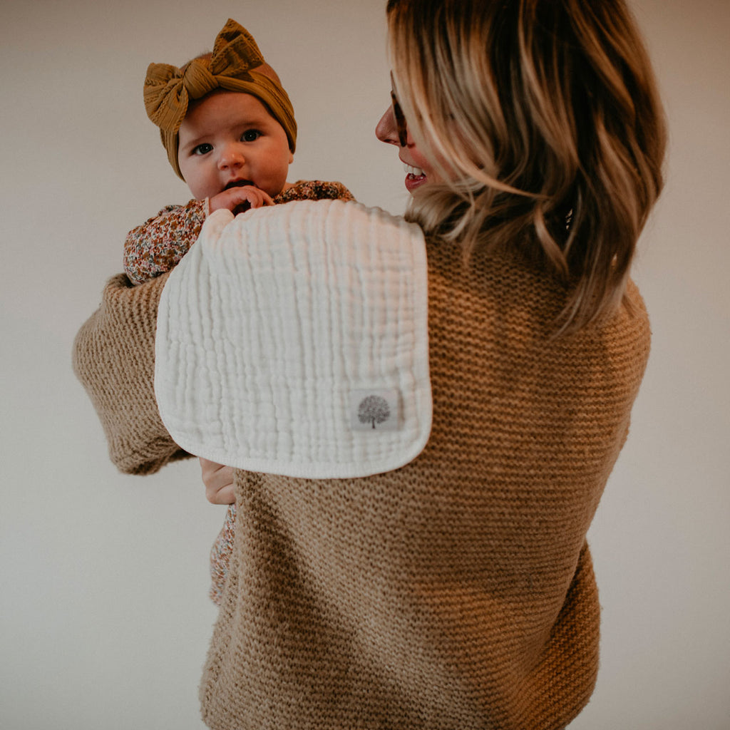 White Set Muslin Burp Cloths (4 Pack) Parker Baby Co.