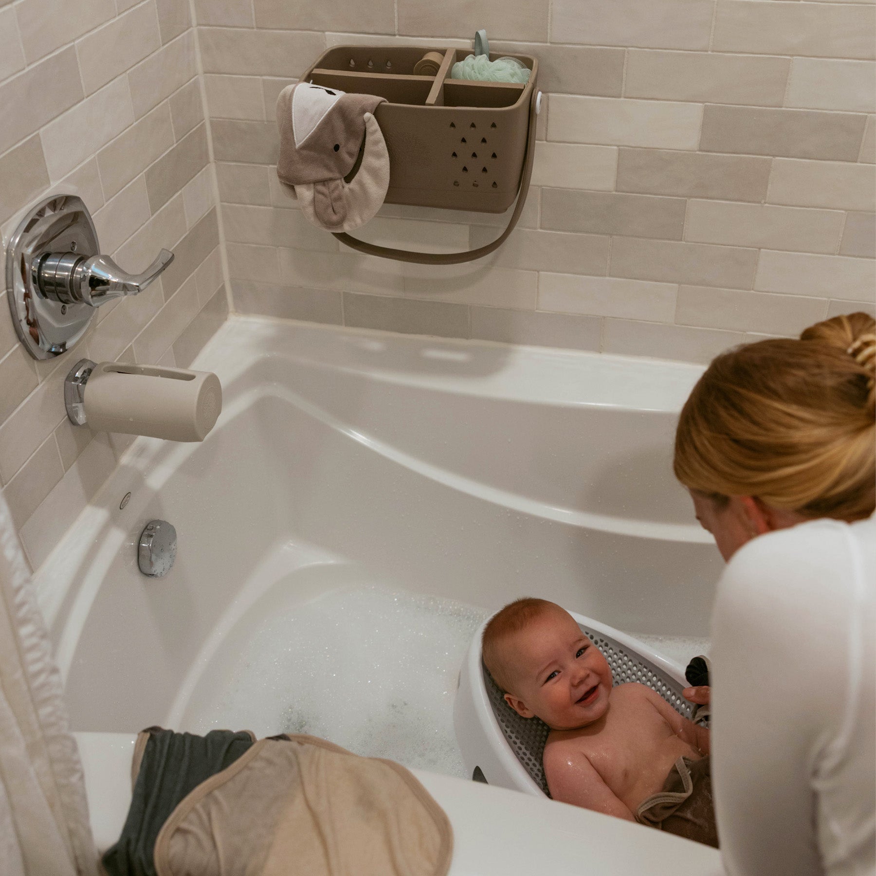 Bath Time Made Easy: 5 Tips for Stress-Free Evenings