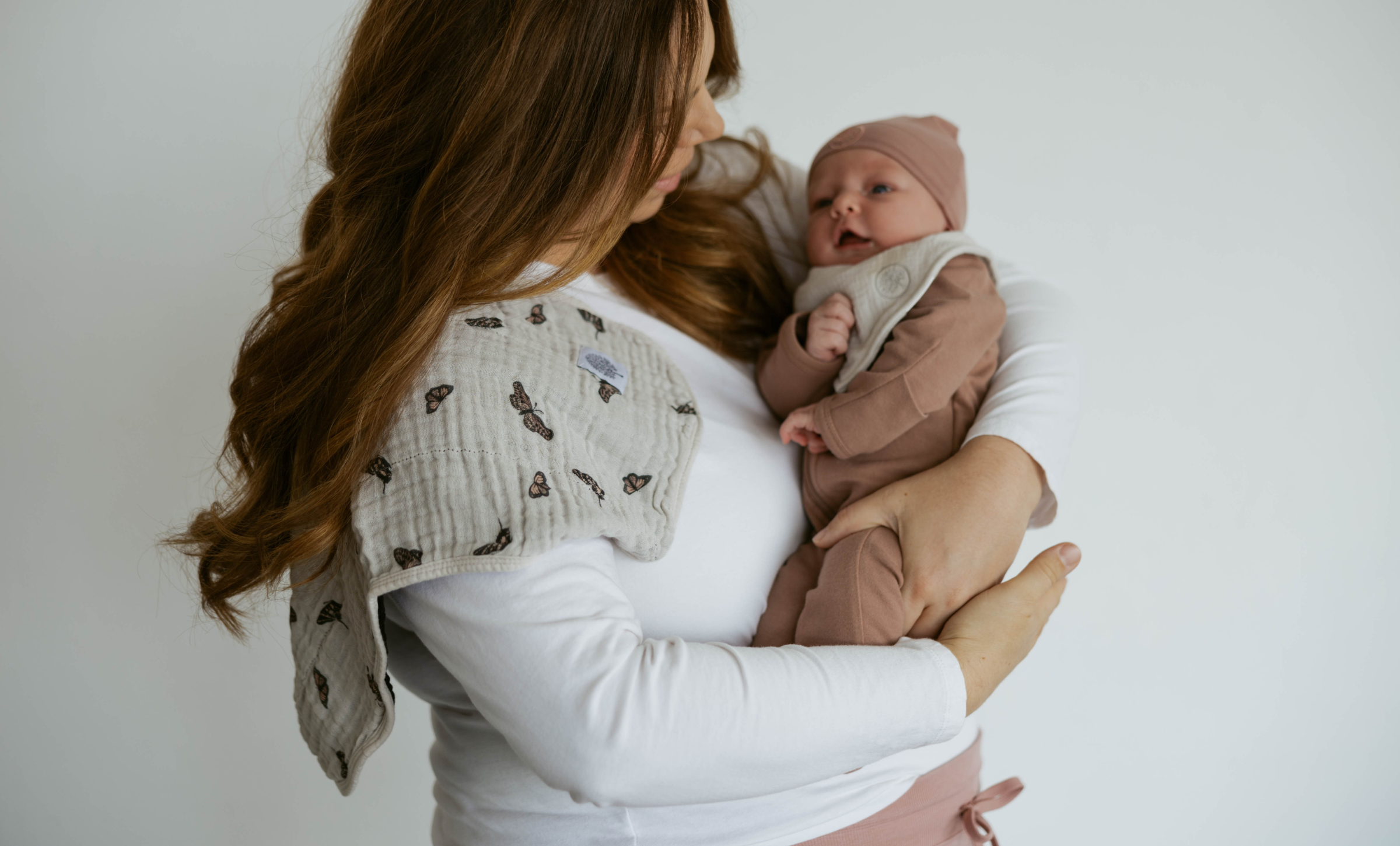 Why Muslin Burp Cloths Are a Newborn Essential